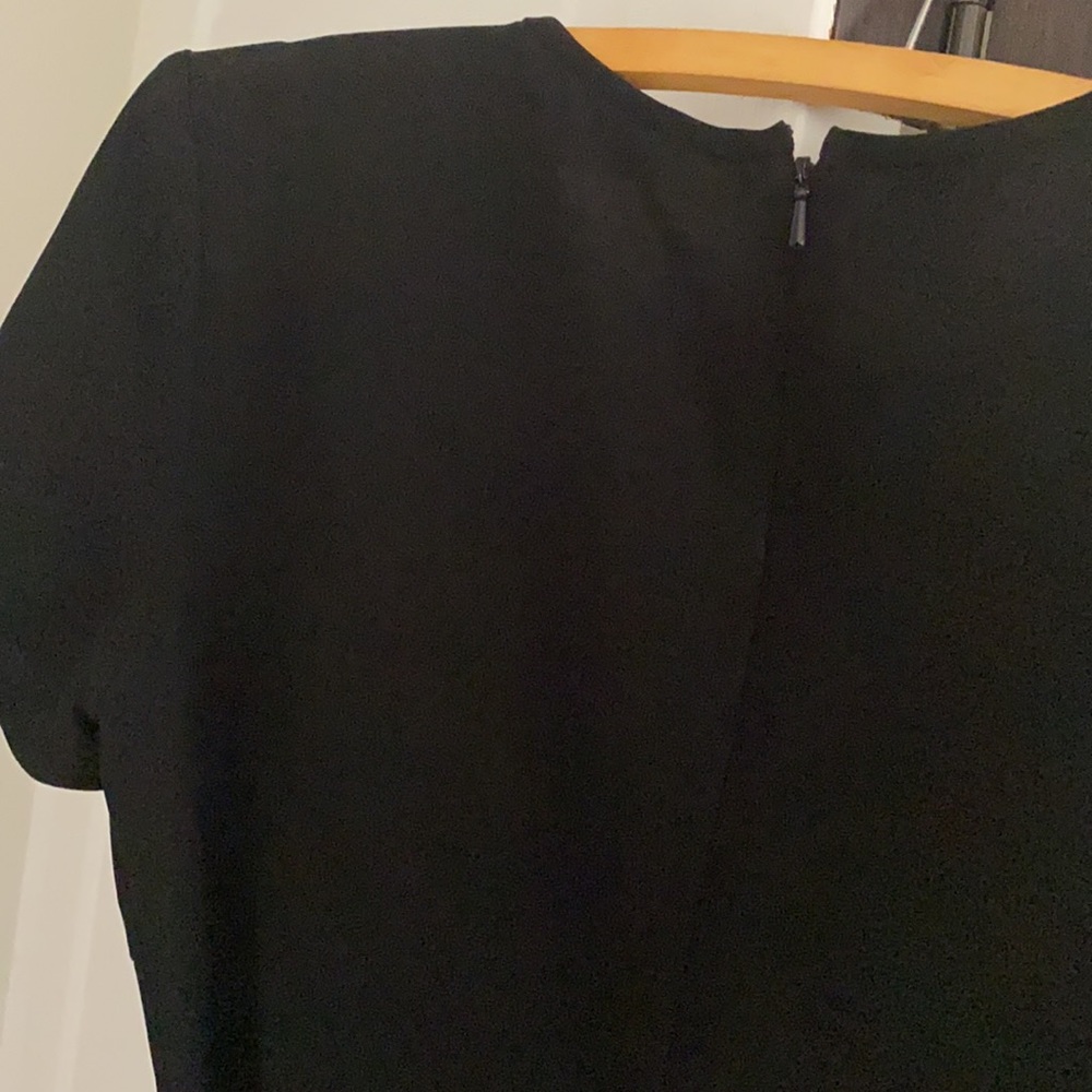 Perfect little black dress - Banana Republic - Picture 3 of 5